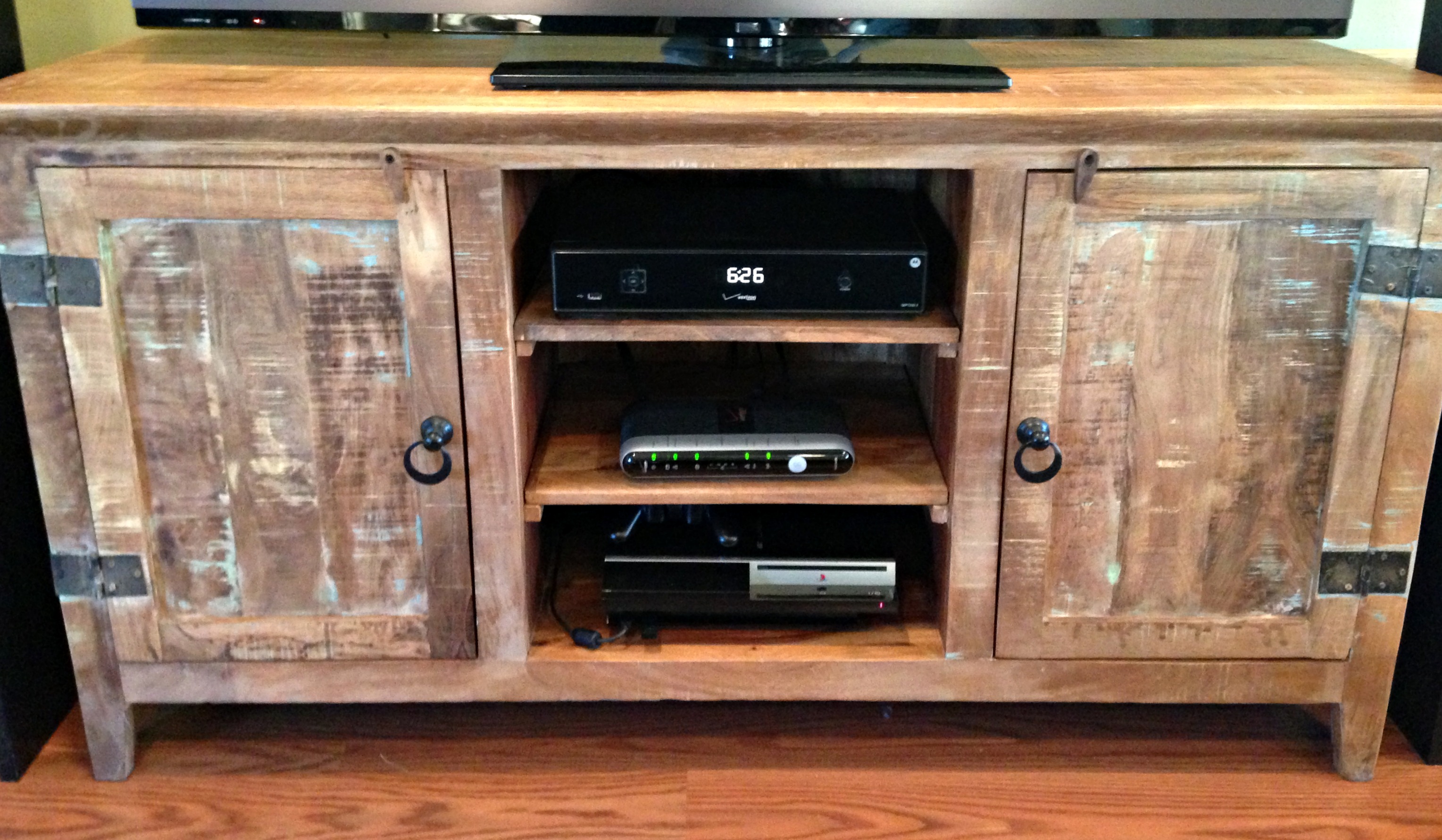 Woodwork Barn Wood Tv Stand Plans PDF Plans